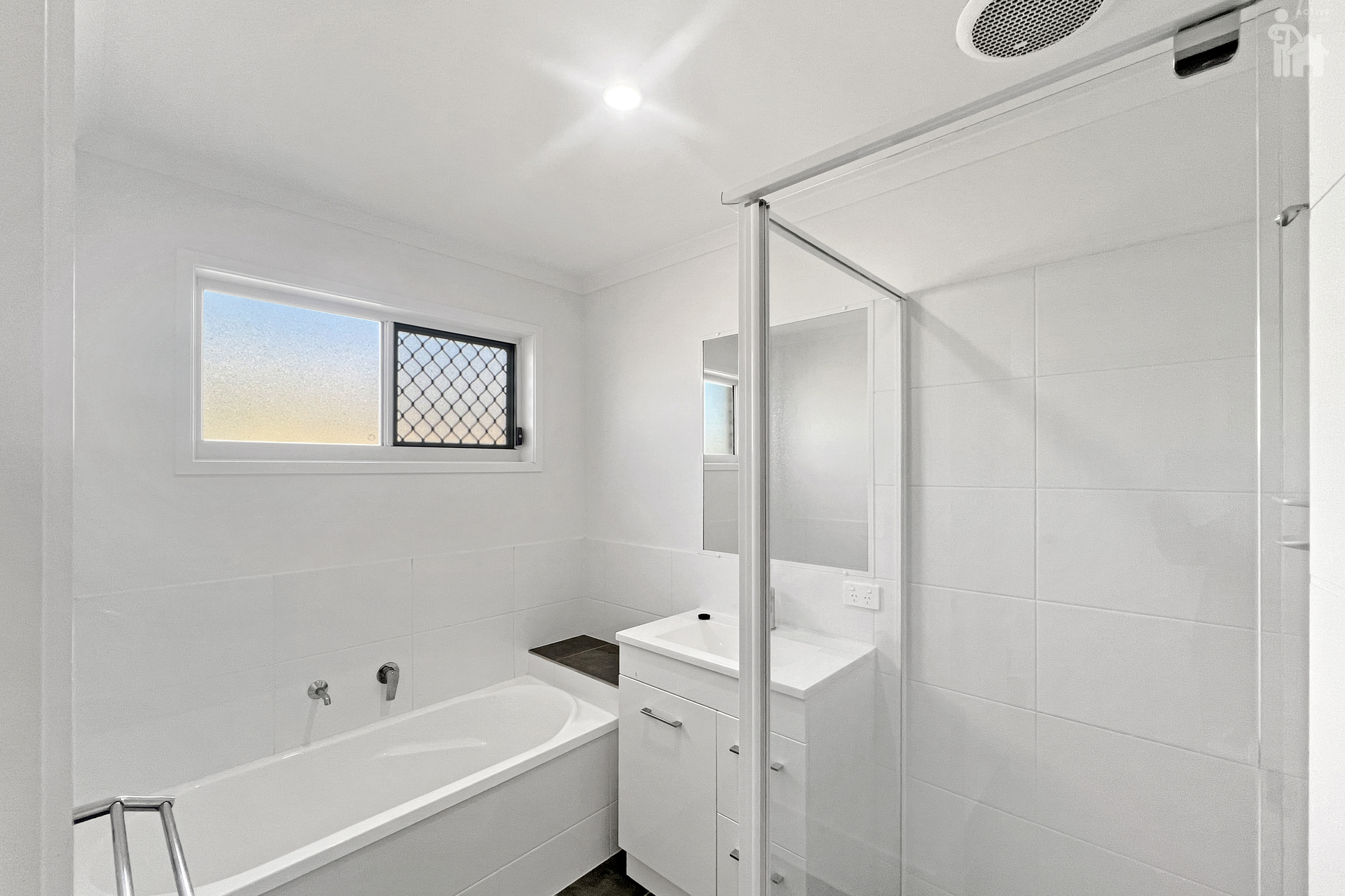 61 Girraween Way, Eli Waters, QLD 4655 AUS