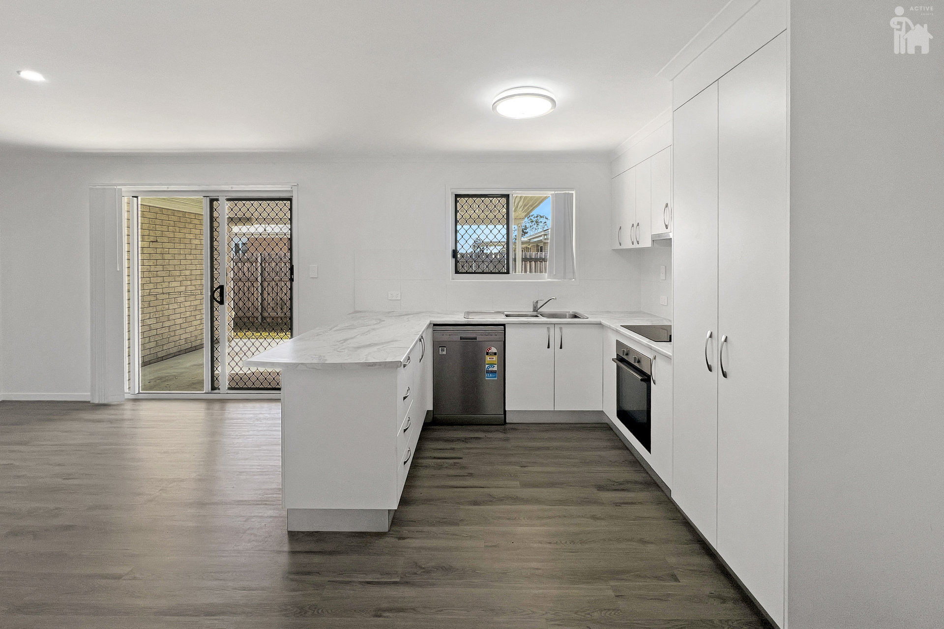 61 Girraween Way, Eli Waters, QLD 4655 AUS