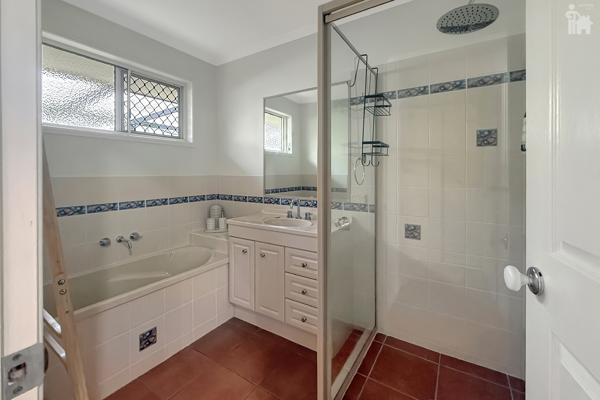 5 Whistler Court, Eli Waters, QLD 4655 AUS