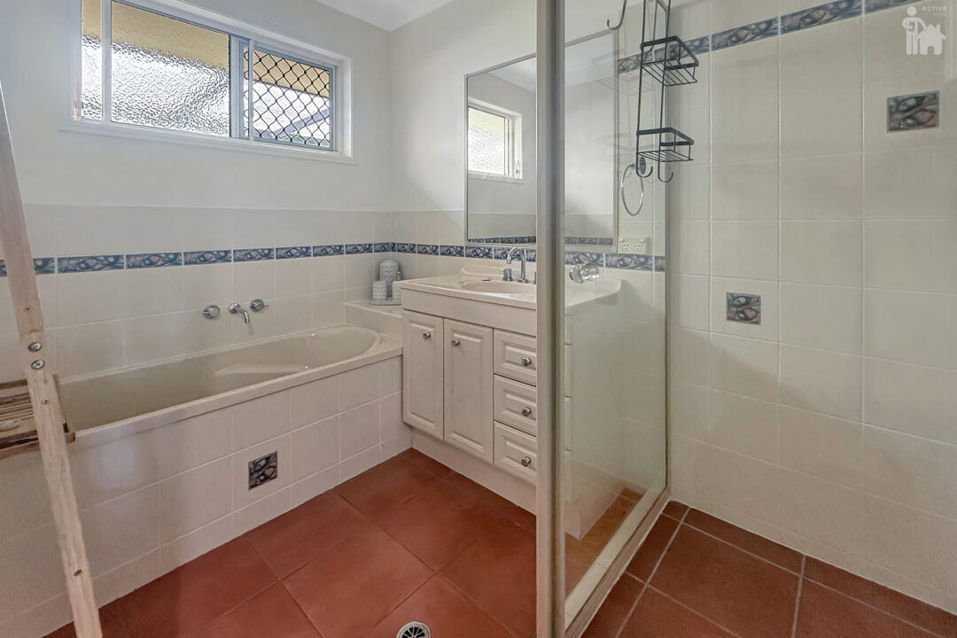 5 Whistler Court, Eli Waters, QLD 4655 AUS