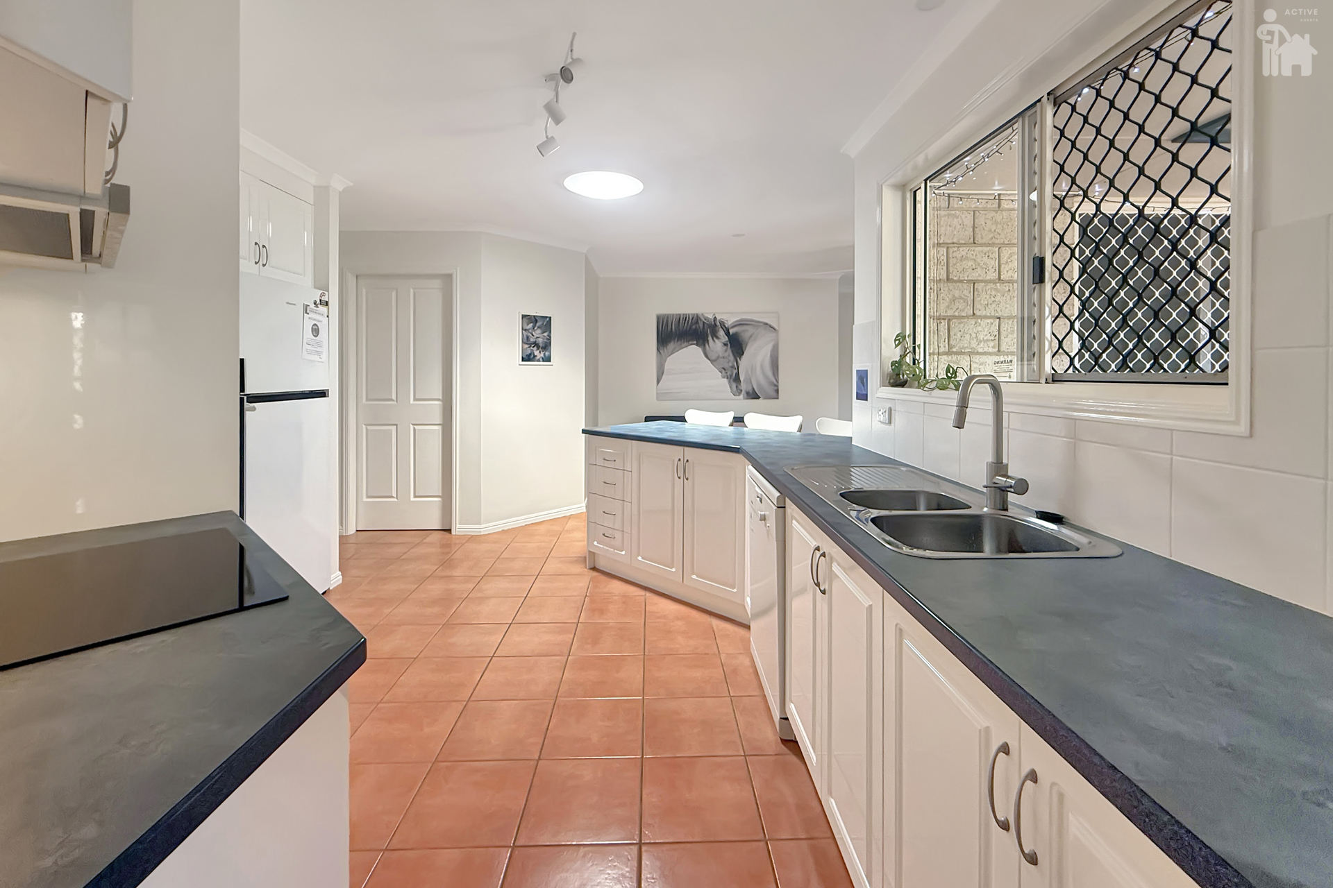 5 Whistler Court, Eli Waters, QLD 4655 AUS