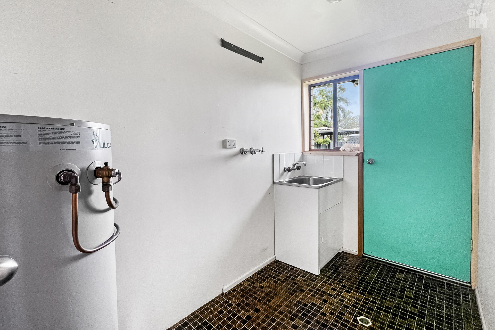 26A Hughes Road, Urangan, QLD 4655 AUS