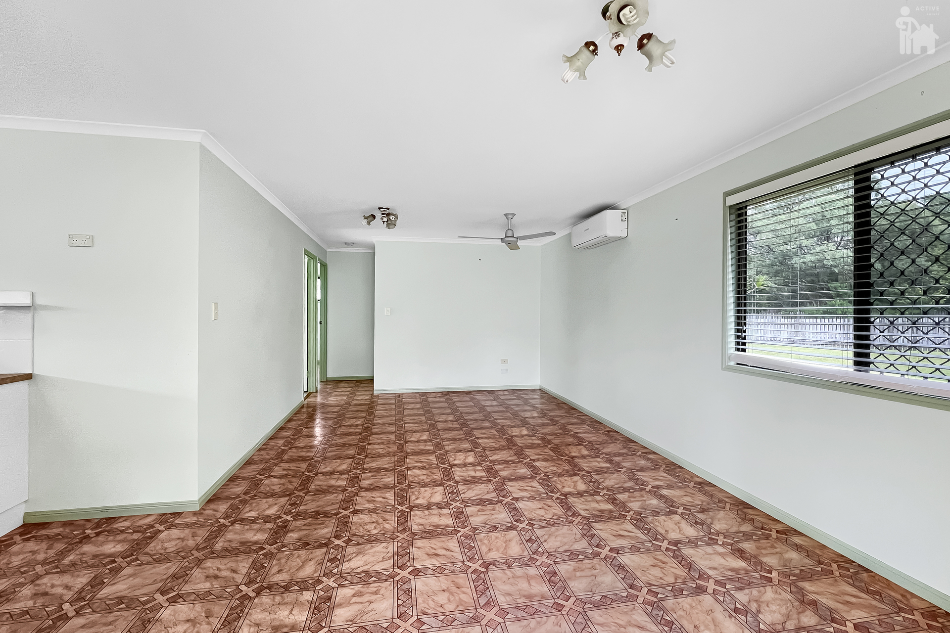 26A Hughes Road, Urangan, QLD 4655 AUS