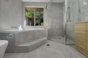 14 Whimbrel Grove, Eli Waters, QLD 4655 AUS