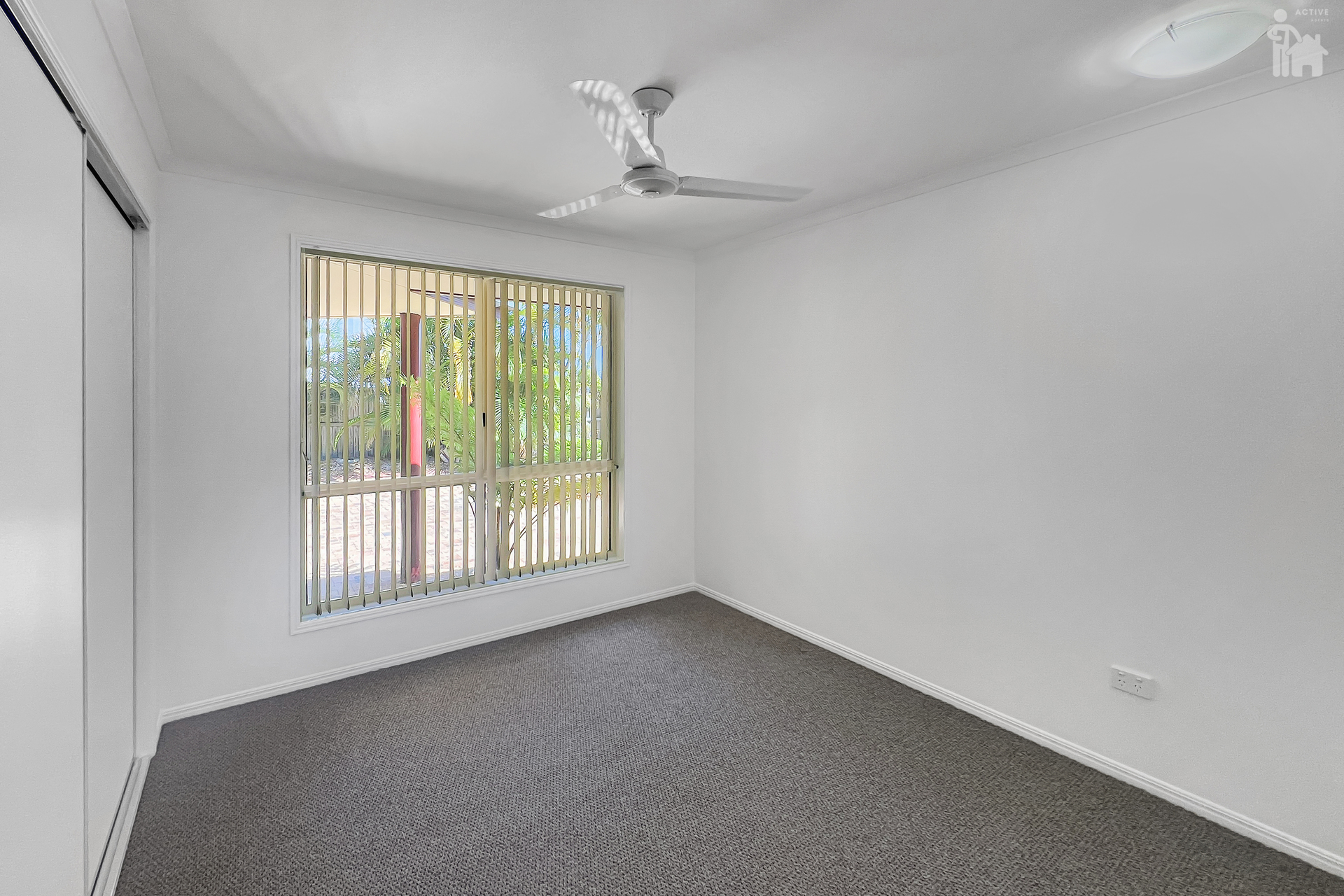 14 Whimbrel Grove, Eli Waters, QLD 4655 AUS