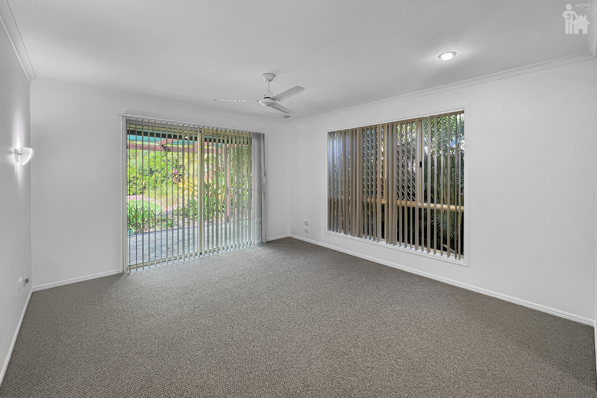 14 Whimbrel Grove, Eli Waters, QLD 4655 AUS