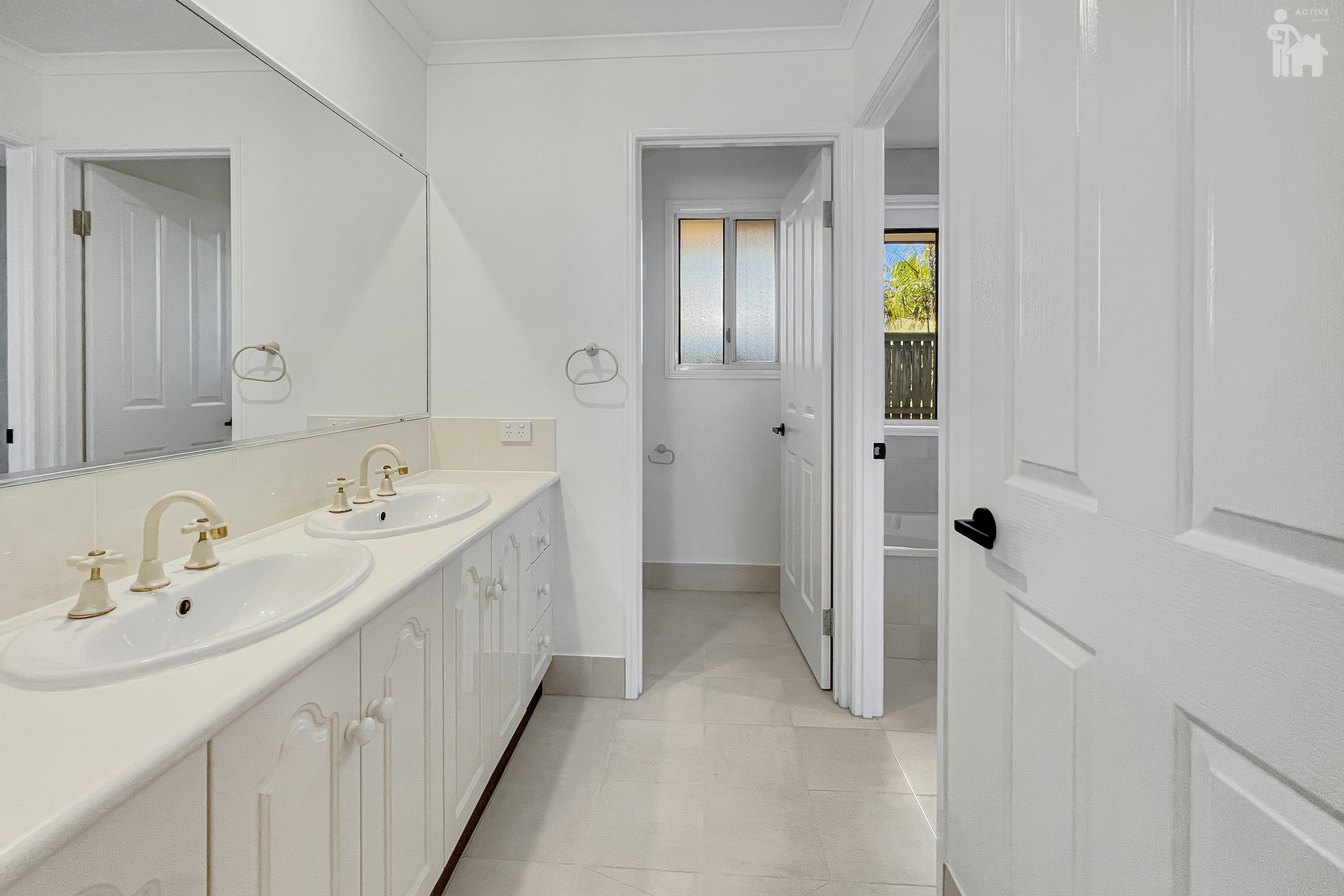 14 Whimbrel Grove, Eli Waters, QLD 4655 AUS