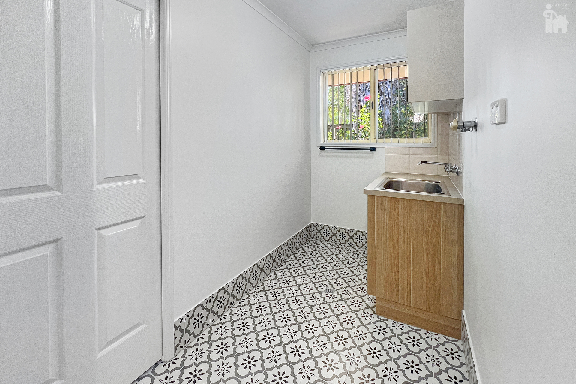14 Whimbrel Grove, Eli Waters, QLD 4655 AUS
