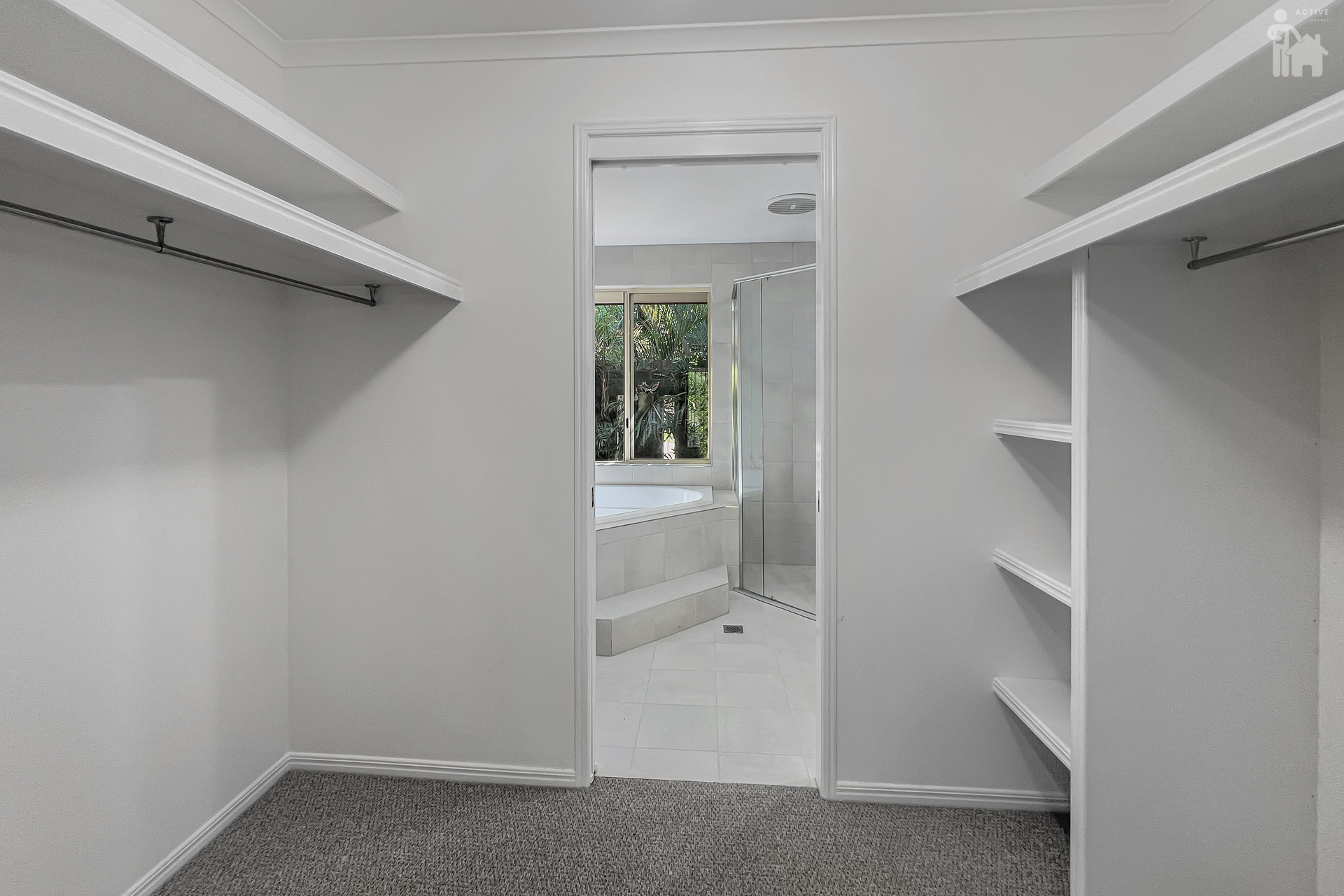 14 Whimbrel Grove, Eli Waters, QLD 4655 AUS
