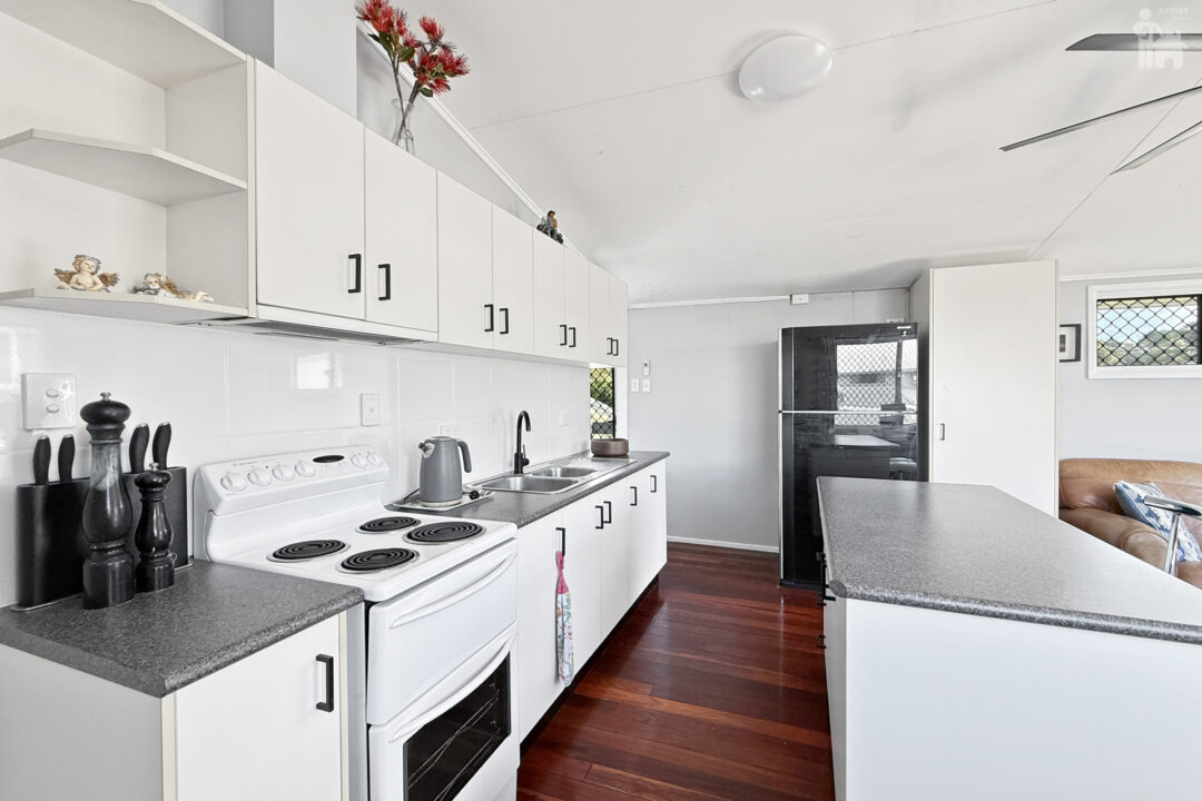 1B/404 Esplanade, Torquay, QLD 4655 AUS