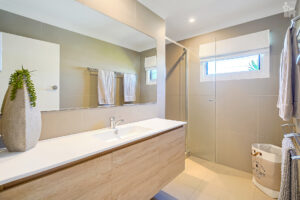 2/196 Cypress Street, Urangan, QLD 4655 AUS