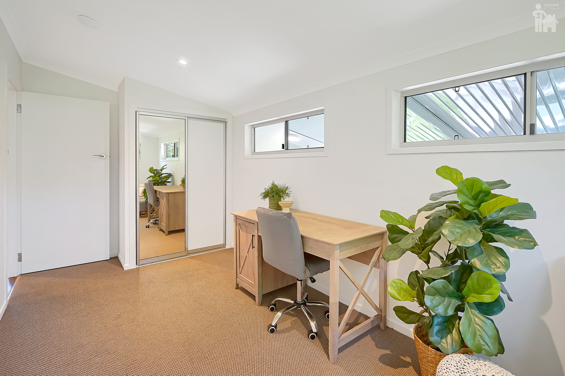 2/196 Cypress Street, Urangan, QLD 4655 AUS