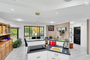 4 Faraday Court, Urraween, QLD 4655 AUS