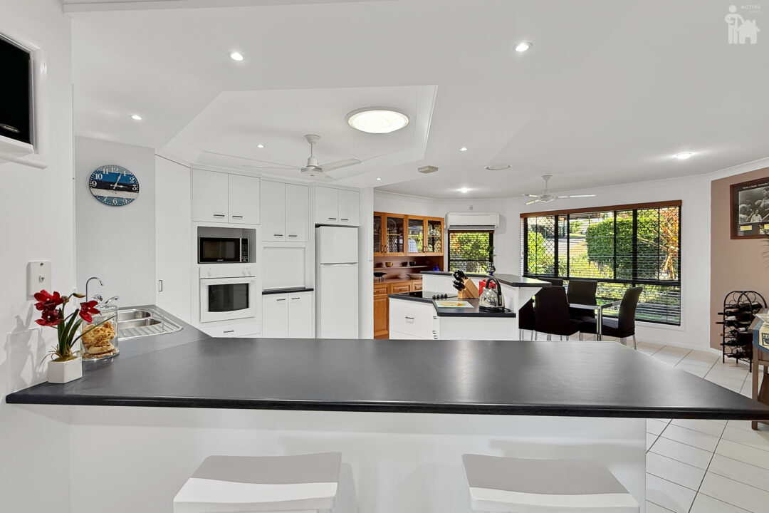 4 Faraday Court, Urraween, QLD 4655 AUS