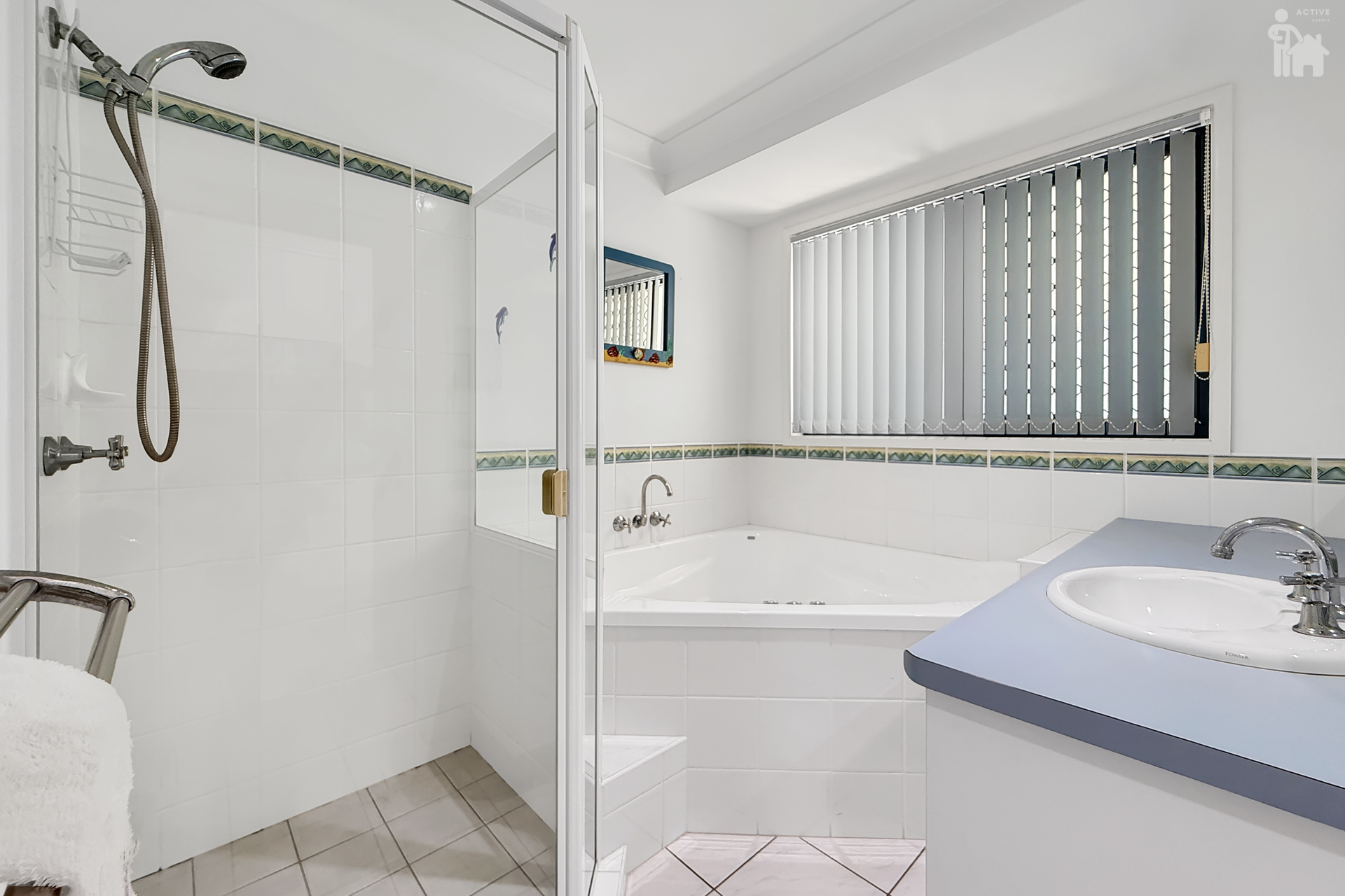 4 Faraday Court, Urraween, QLD 4655 AUS