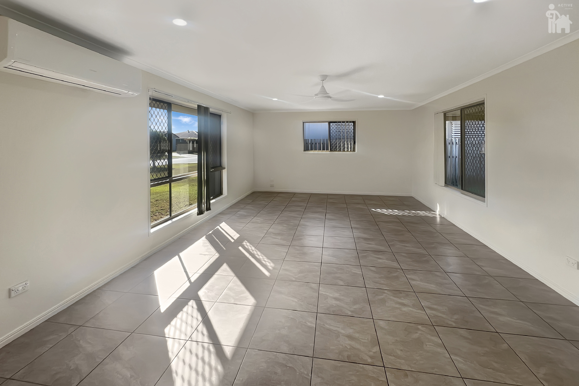 8 Protector Way, Eli Waters, QLD 4655 AUS