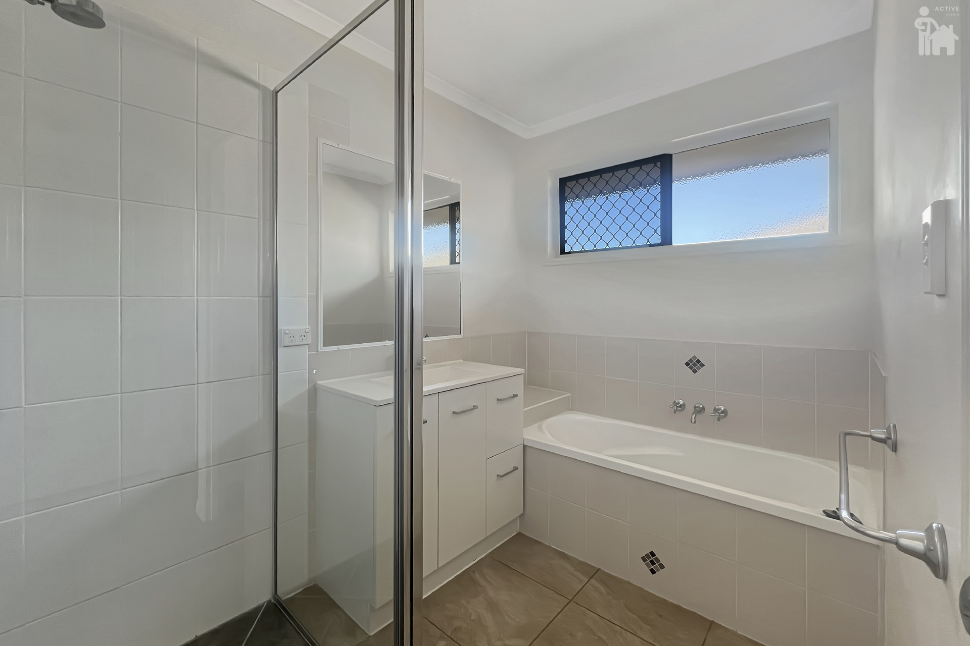 8 Protector Way, Eli Waters, QLD 4655 AUS