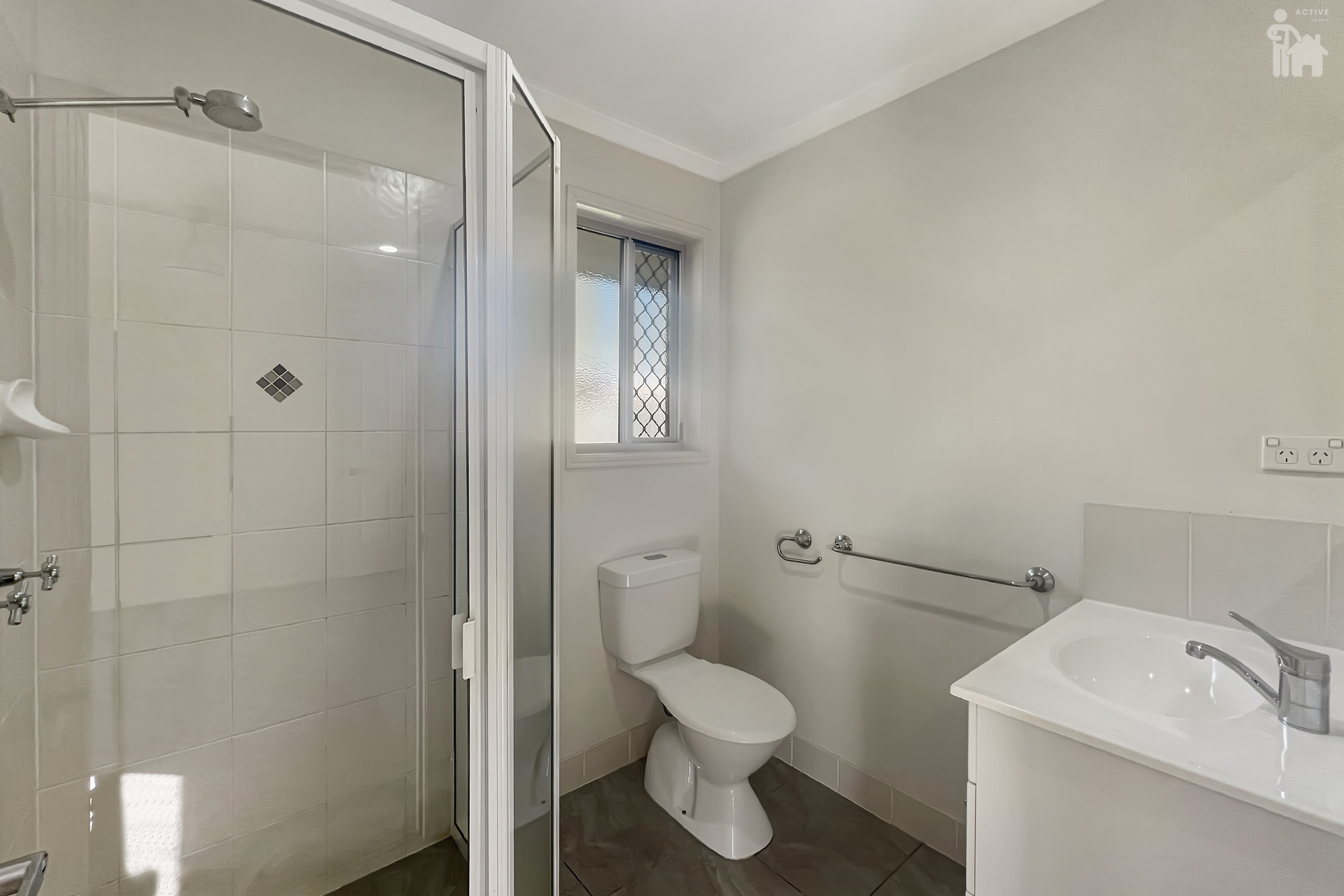 8 Protector Way, Eli Waters, QLD 4655 AUS