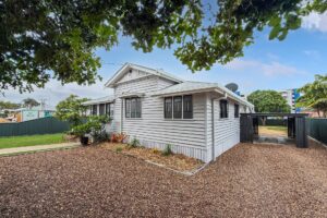 24 King Street, Urangan, QLD 4655 AUS