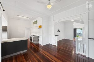 24 King Street, Urangan, QLD 4655 AUS