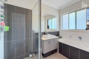 33 Tranquil Drive, Wondunna, QLD 4655 AUS
