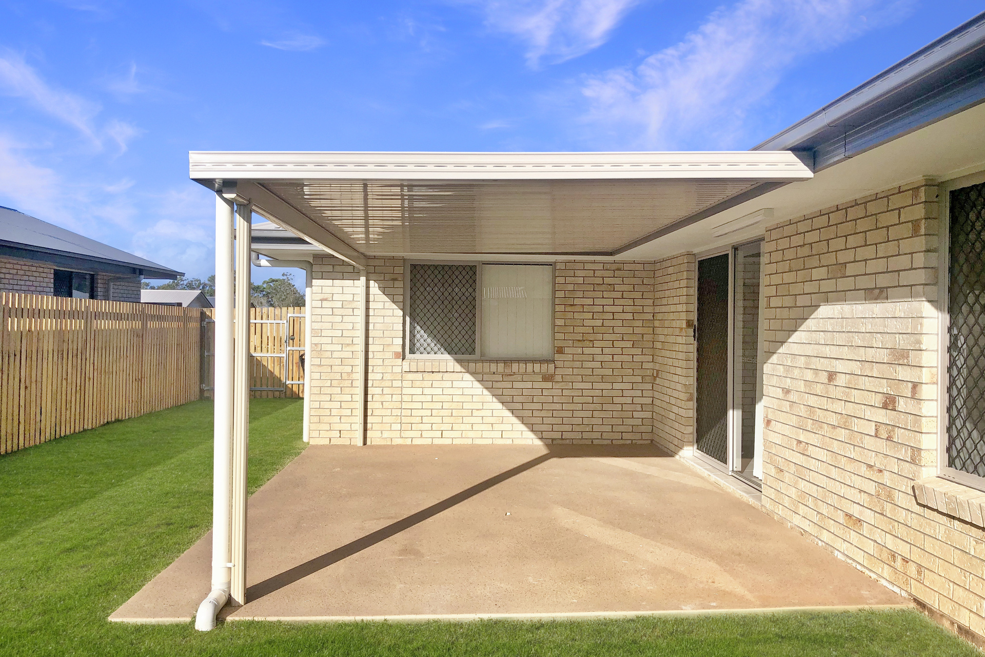 4 Bradman Way, Urangan, QLD 4655 AUS