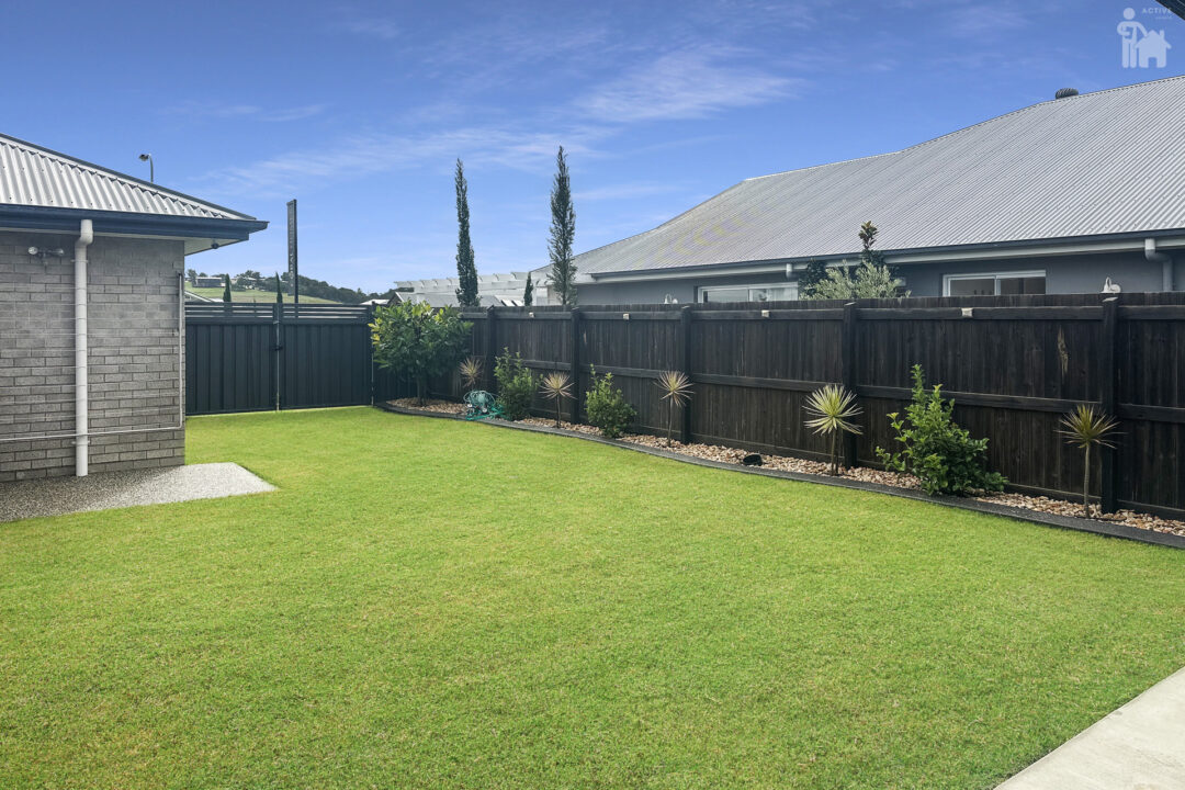 55 Spring Way, Nikenbah, QLD 4655 AUS