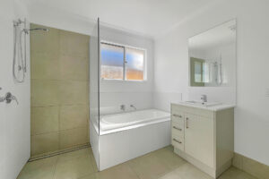 26 Woodswallow Avenue, Point Vernon, QLD 4655 AUS