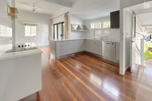 24 King Street, Urangan, QLD 4655 AUS