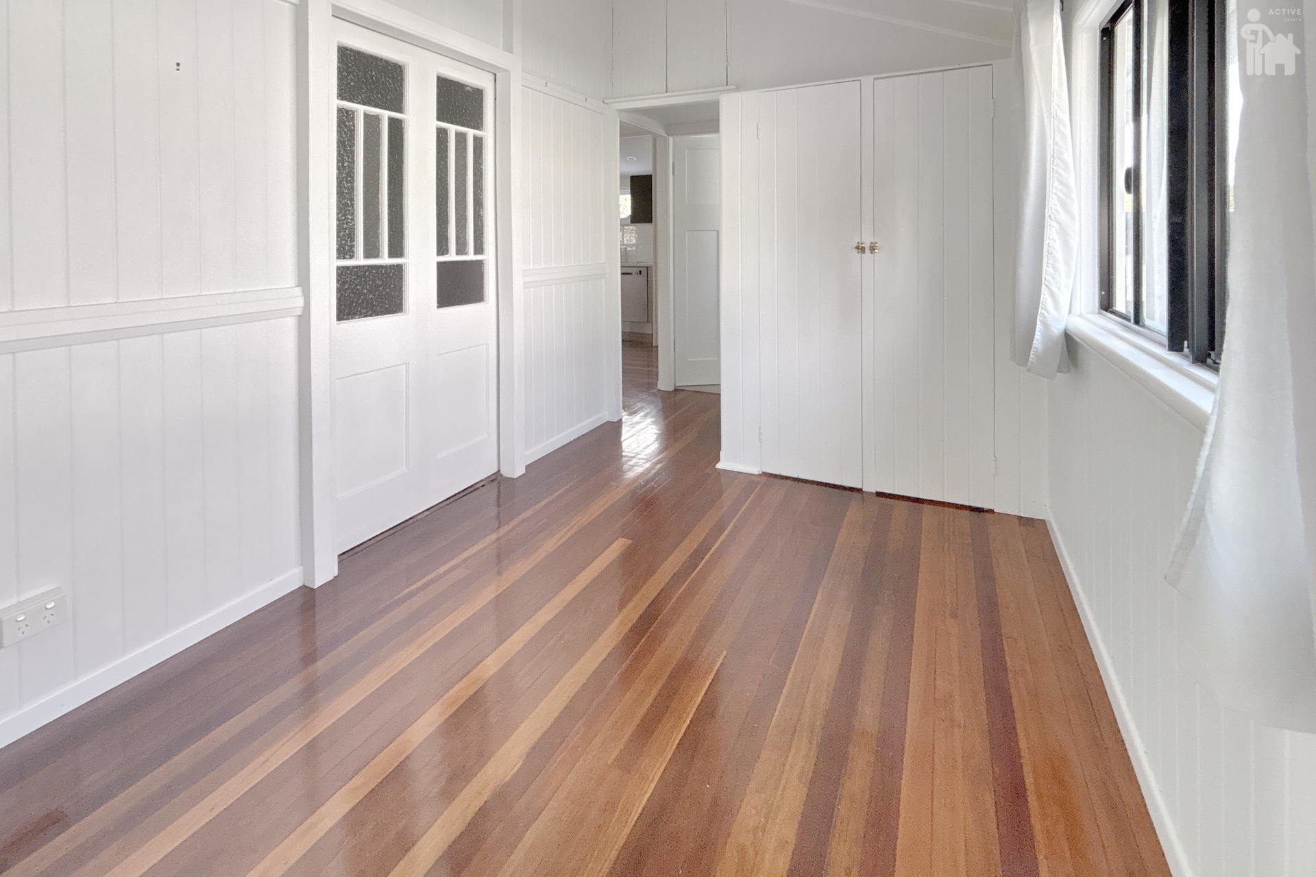 24 King Street, Urangan, QLD 4655 AUS
