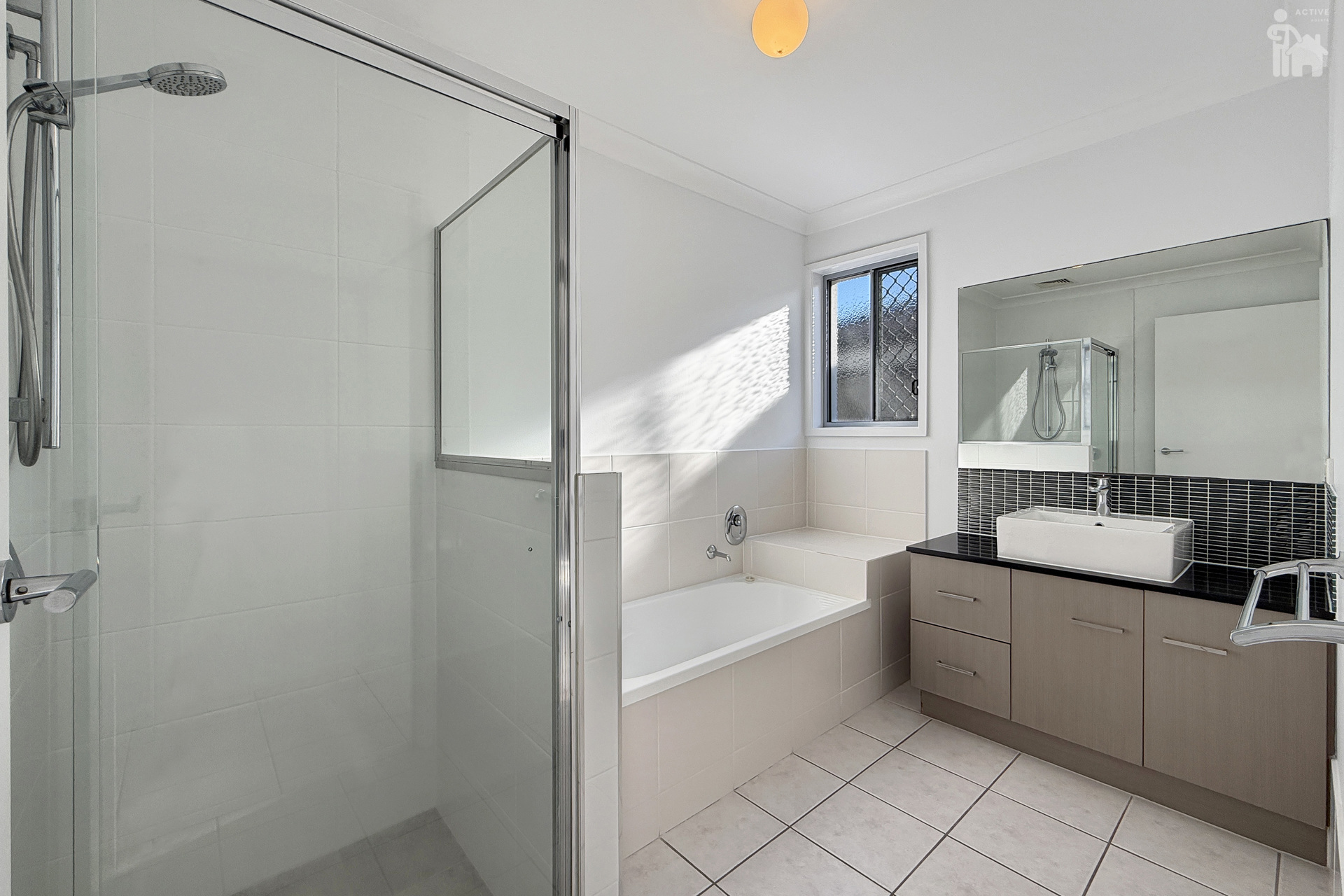 34 Endeavour Way, Eli Waters, QLD 4655 AUS
