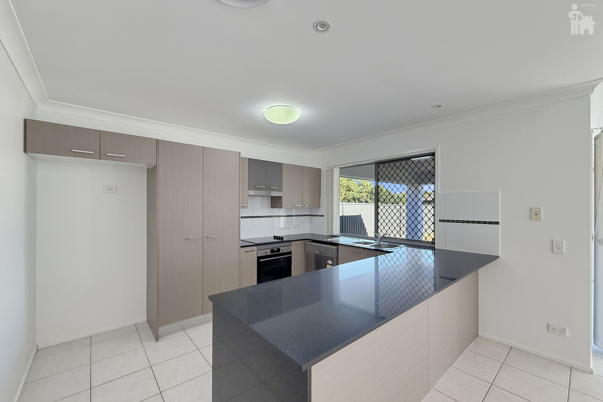 34 Endeavour Way, Eli Waters, QLD 4655 AUS