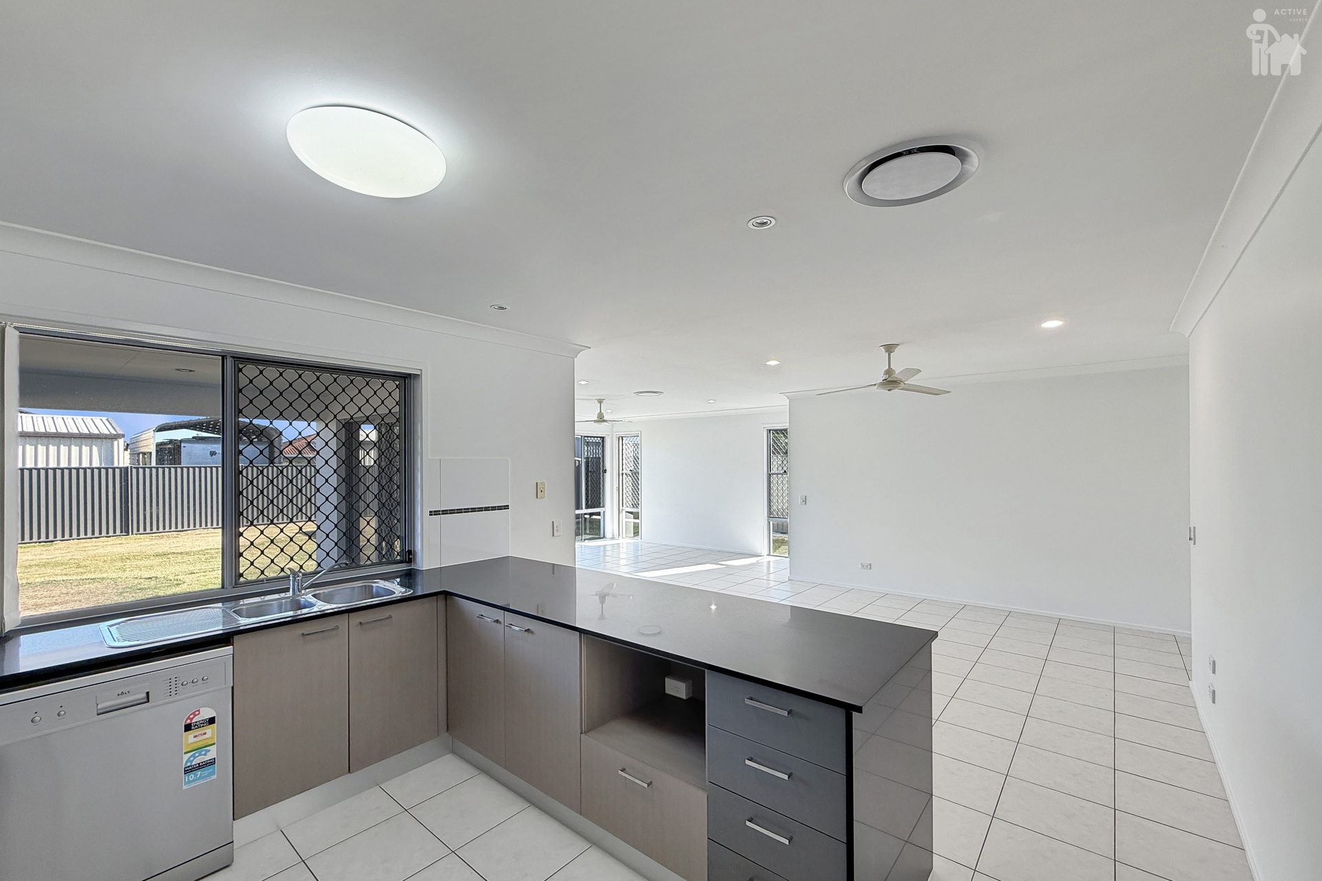 34 Endeavour Way, Eli Waters, QLD 4655 AUS