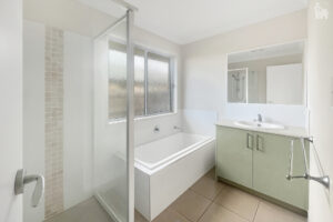 23 Bounty Circuit, Eli Waters, QLD 4655 AUS