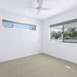 2/124B Bideford Street, Torquay, QLD 4655 AUS