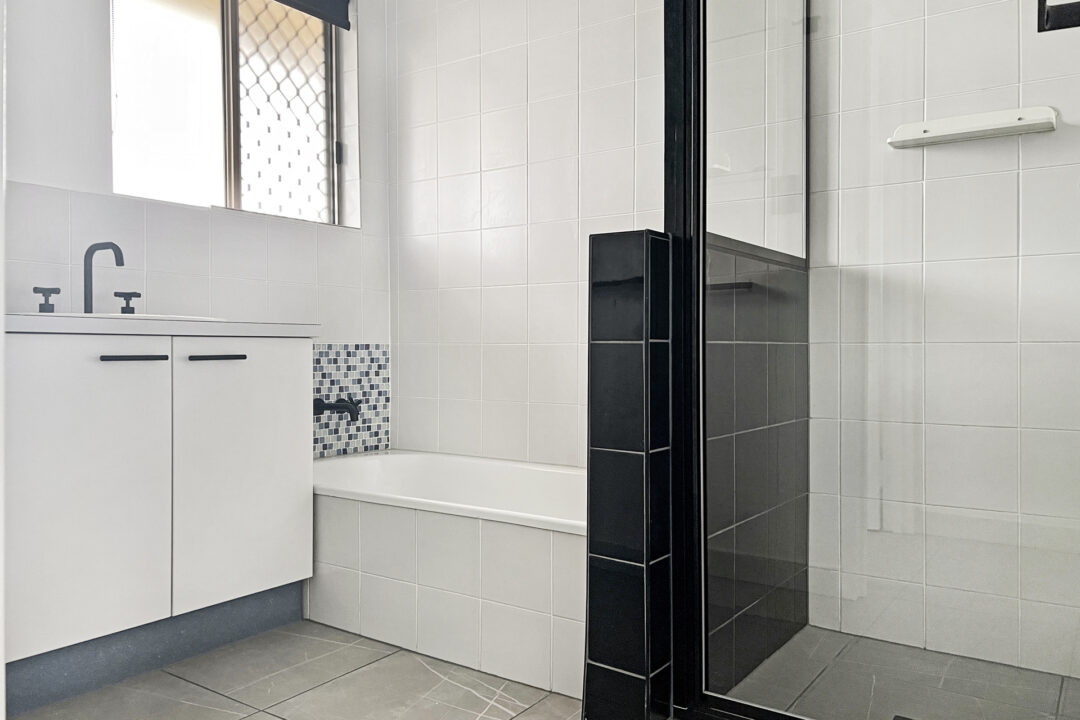 21/383 Esplanade, Torquay, QLD 4655 AUS