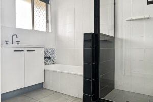 21/383 Esplanade, Torquay, QLD 4655 AUS