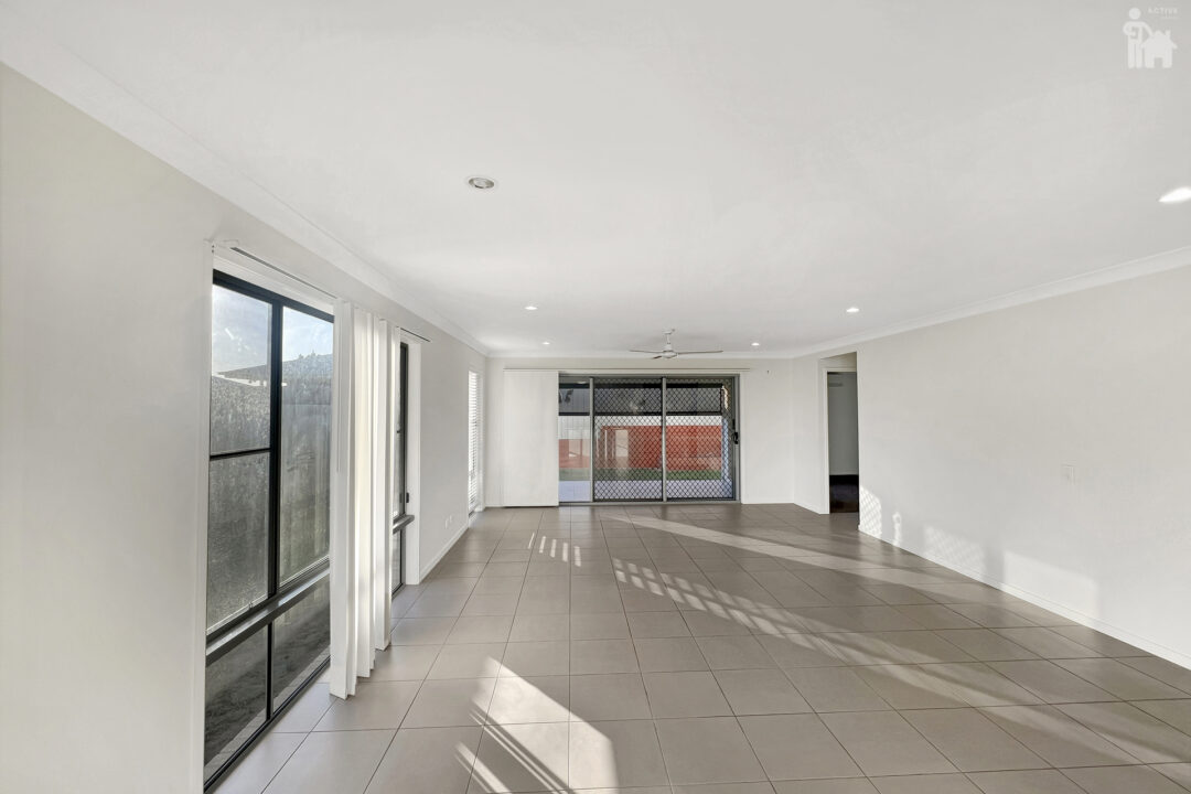 4 Dawes Crescent, Urraween, QLD 4655 AUS