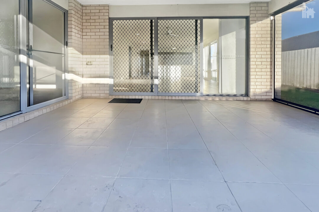 4 Dawes Crescent, Urraween, QLD 4655 AUS
