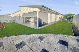 4 Dawes Crescent, Urraween, QLD 4655 AUS