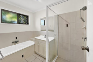 1/1 Malcolm Court, Point Vernon, QLD 4655 AUS