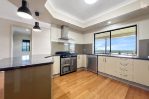 10 Sunad Court, Nikenbah, QLD 4655 AUS