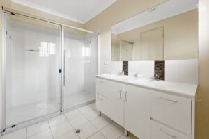 10 Sunad Court, Nikenbah, QLD 4655 AUS