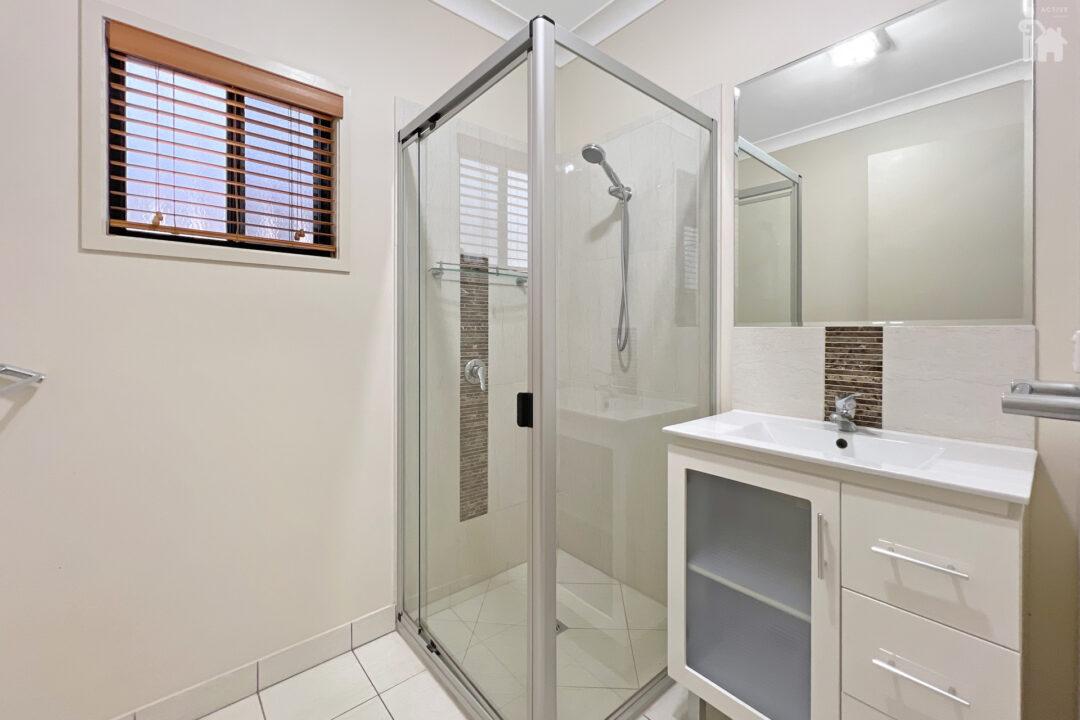 10 Sunad Court, Nikenbah, QLD 4655 AUS