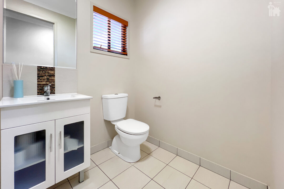 10 Sunad Court, Nikenbah, QLD 4655 AUS