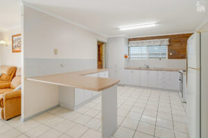 10 Polson Street, Point Vernon, QLD 4655 AUS