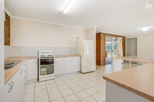 10 Polson Street, Point Vernon, QLD 4655 AUS