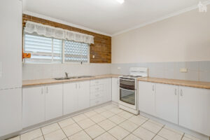 10 Polson Street, Point Vernon, QLD 4655 AUS