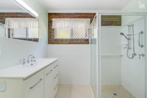 10 Polson Street, Point Vernon, QLD 4655 AUS