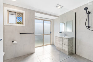 8 Pebble Court, Torquay, QLD 4655 AUS